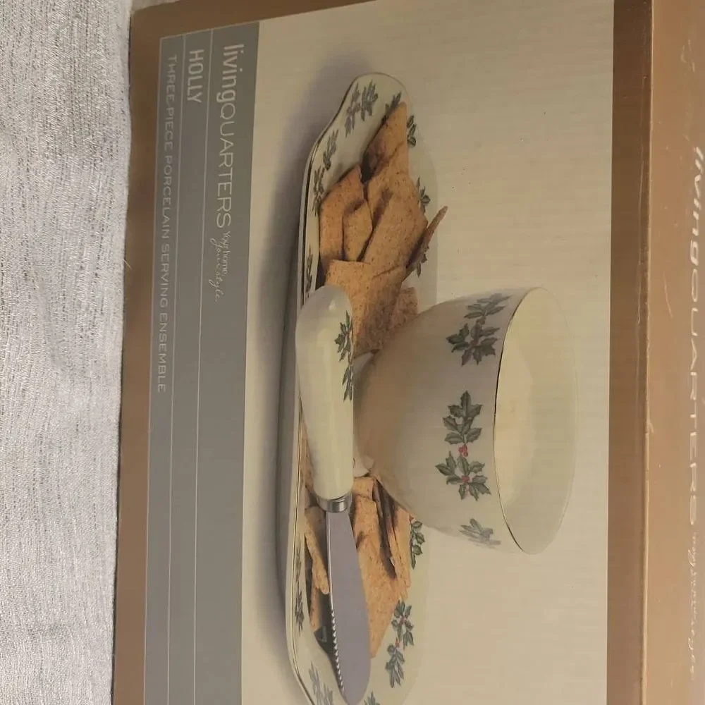 Living Quarters‎ Holiday Holly Christmas 3 Piece Pocelain Serving Ensemble